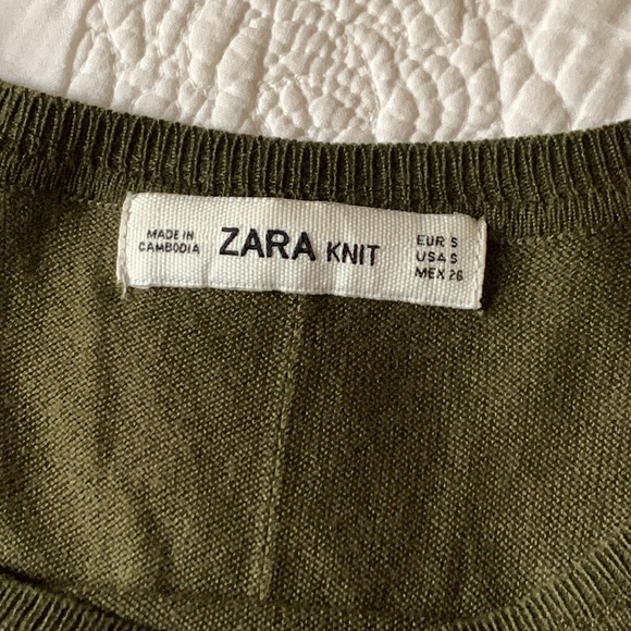 Zara fine knit sweater size S EUC